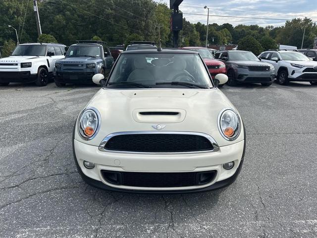 Photo of 2014 Pepper White MINI Convertible