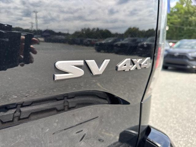 Photo of 2023 Super Black Nissan Frontier