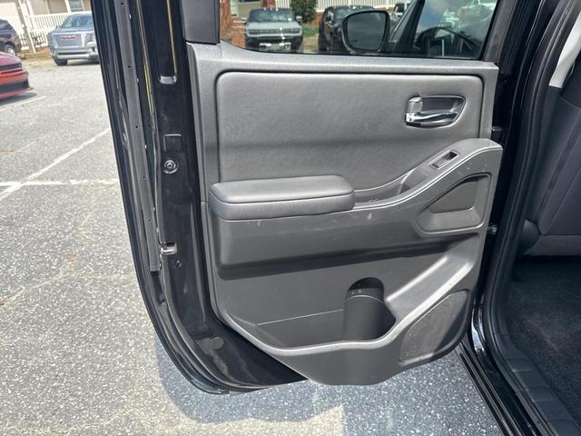 Photo of 2023 Super Black Nissan Frontier