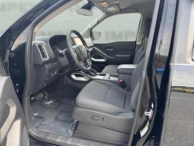 Photo of 2023 Super Black Nissan Frontier