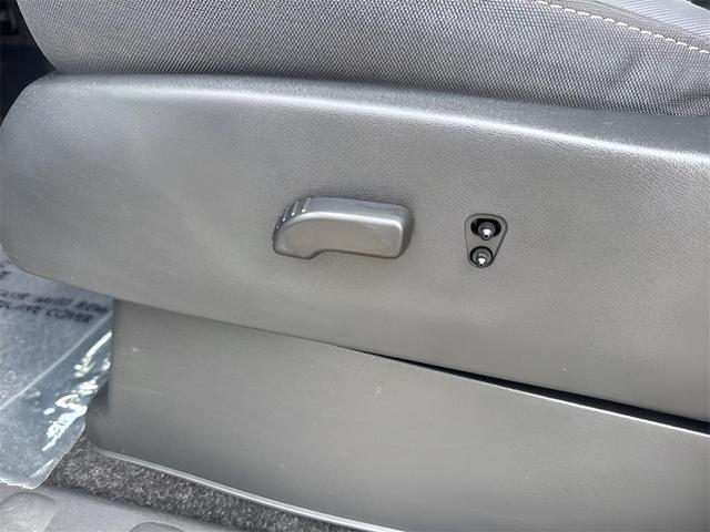 Photo of 2023 Super Black Nissan Frontier
