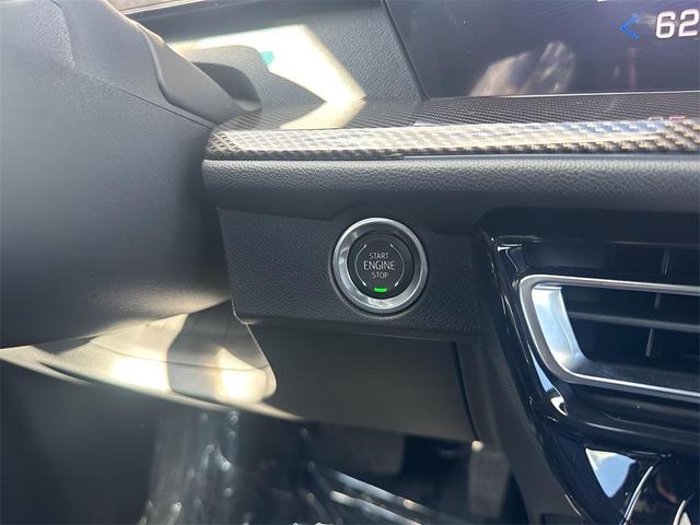 Photo of 2025 Mosaic Black Metallic Chevrolet Traverse