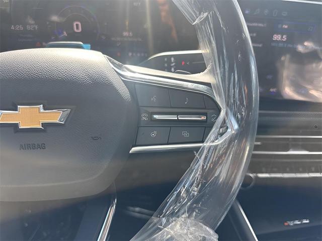 Photo of 2025 Mosaic Black Metallic Chevrolet Traverse