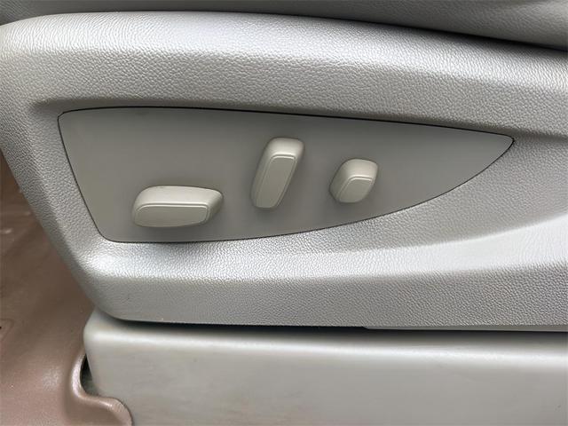 Photo of 2016 Iridescent Pearl Tricoat Chevrolet Tahoe