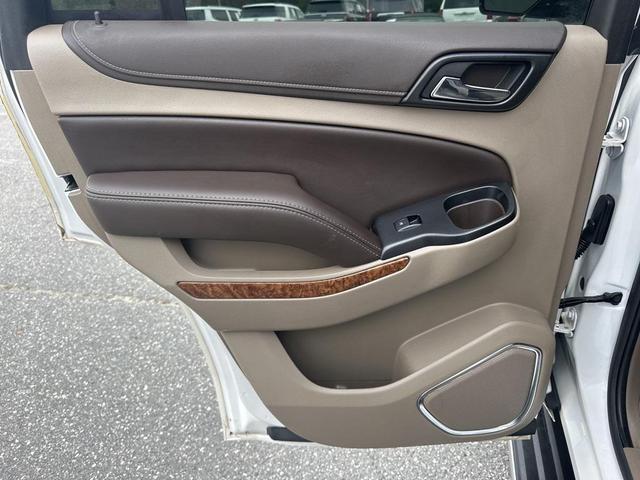 Photo of 2016 Iridescent Pearl Tricoat Chevrolet Tahoe