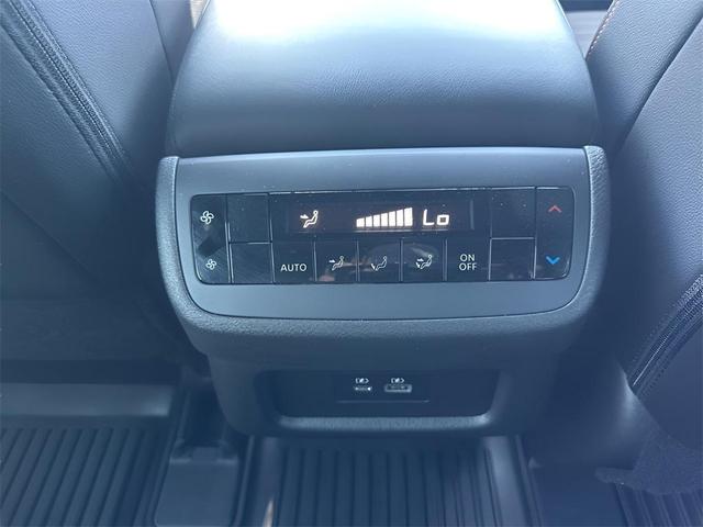 Photo of 2024 Super Black Nissan Pathfinder