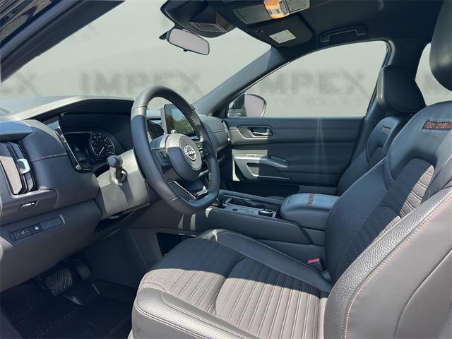 Photo of 2024 Super Black Nissan Pathfinder