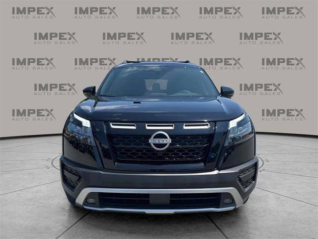 Photo of 2024 Super Black Nissan Pathfinder