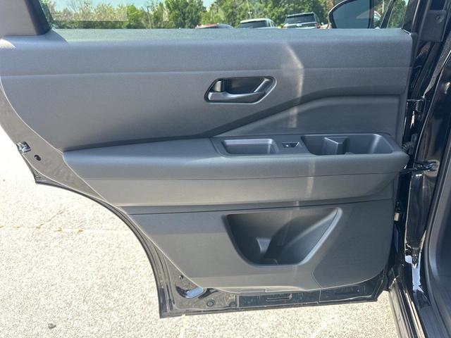 Photo of 2024 Super Black Nissan Pathfinder