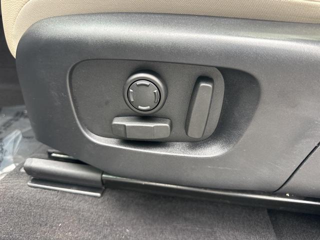 Photo of 2023 Blue Land Rover Discovery Sport