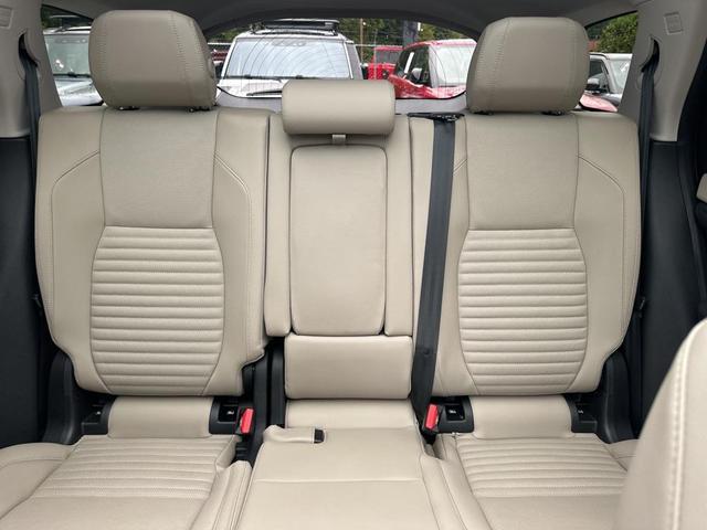 Photo of 2023 Blue Land Rover Discovery Sport
