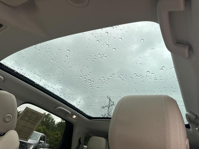 Photo of 2023 Blue Land Rover Discovery Sport