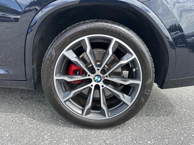 Photo of 2023 Carbon Black Metallic BMW X4