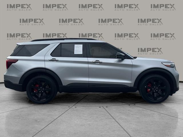 Photo of 2022 Iconic Silver Metallic Ford Explorer
