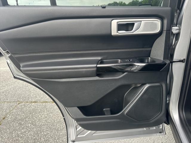 Photo of 2022 Iconic Silver Metallic Ford Explorer