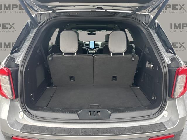 Photo of 2022 Iconic Silver Metallic Ford Explorer