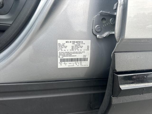 Photo of 2022 Iconic Silver Metallic Ford Explorer
