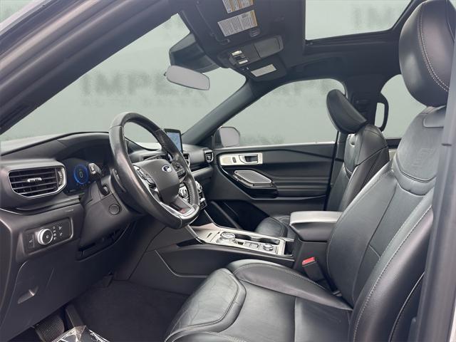 Photo of 2022 Iconic Silver Metallic Ford Explorer