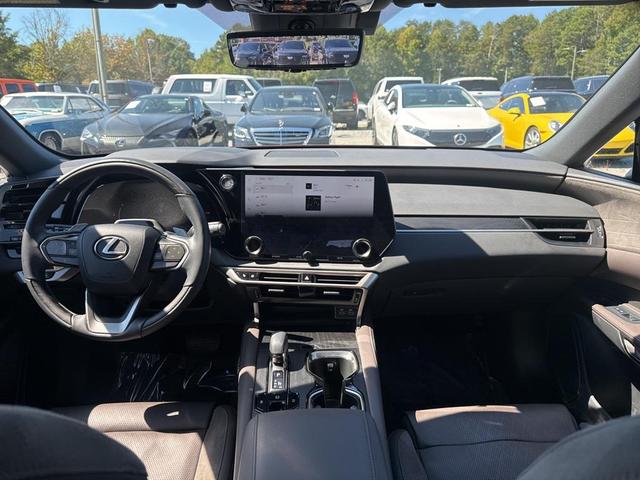 Photo of 2023 Orange Lexus RX 350