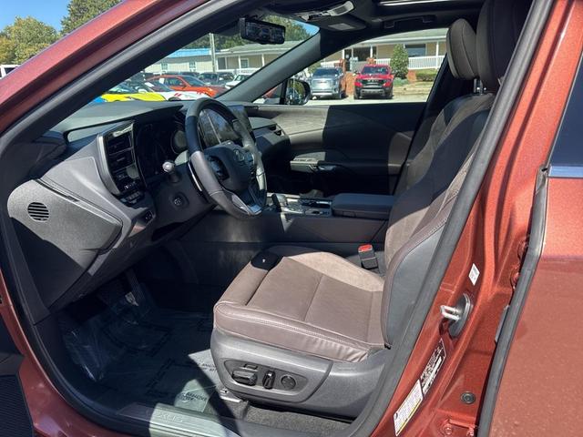 Photo of 2023 Orange Lexus RX 350