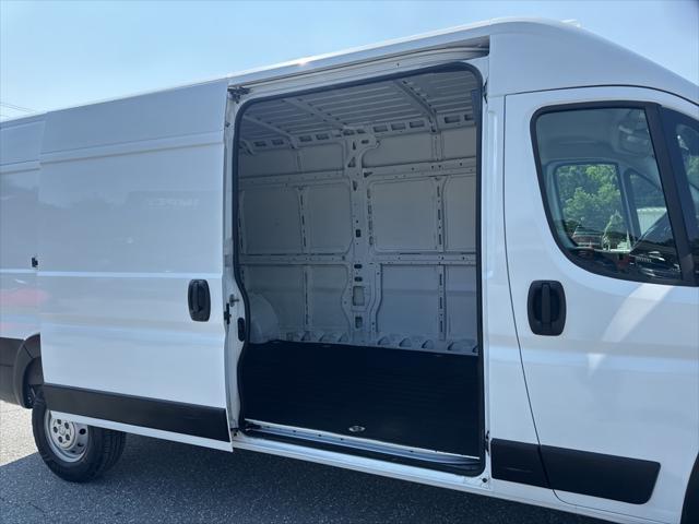 Photo of 2023 Bright White Clearcoat RAM ProMaster 2500