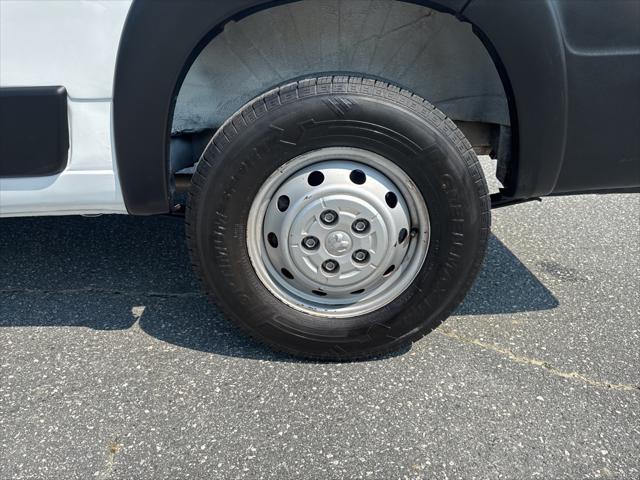 Photo of 2023 Bright White Clearcoat RAM ProMaster 2500