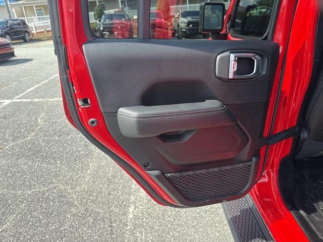 Photo of 2021 Firecracker Red Clearcoat Jeep Gladiator
