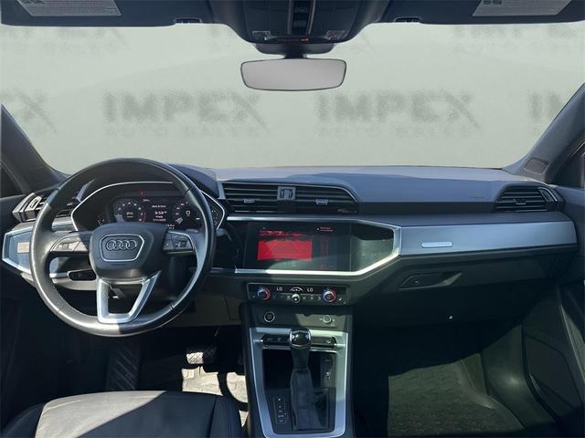 Photo of 2021 Mythos Black Metallic Audi Q3