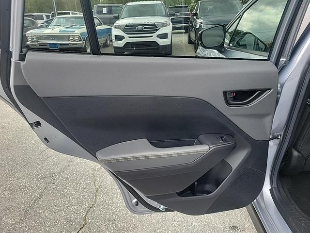 Photo of 2024 Ice Silver Metallic Subaru Crosstrek