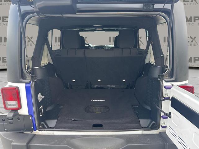Photo of 2016 Bright White Clearcoat Jeep Wrangler Unlimited