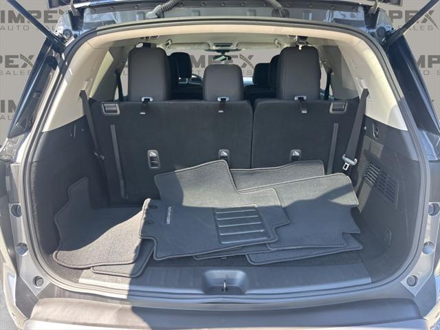 Photo of 2024 Gun Metallic Nissan Pathfinder