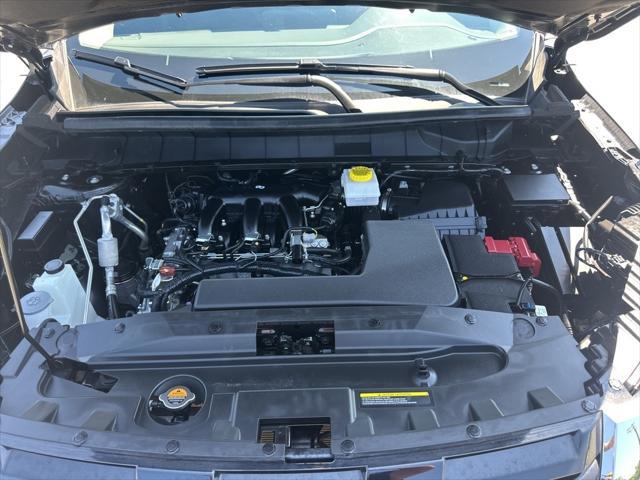 Photo of 2024 Gun Metallic Nissan Pathfinder