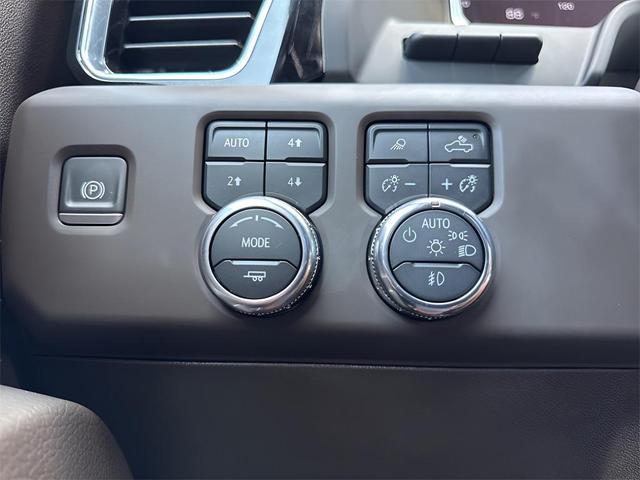 Photo of 2024 White Frost GMC Sierra 3500