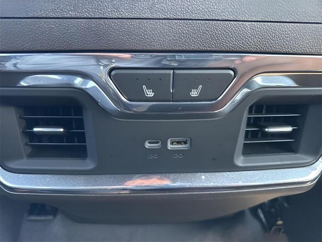 Photo of 2024 White Frost GMC Sierra 3500