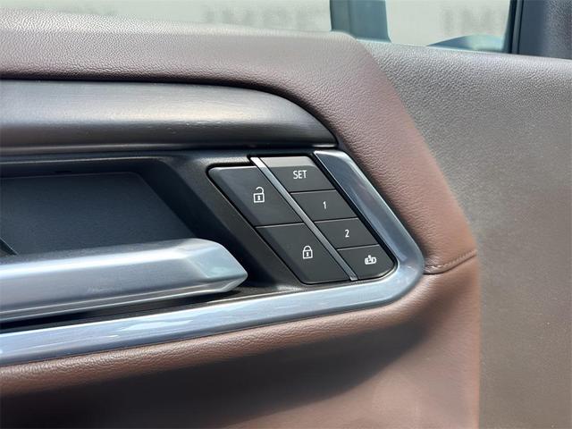 Photo of 2024 White Frost GMC Sierra 3500