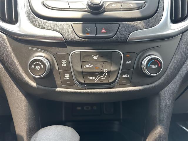 Photo of 2022 Seaglass Blue Metallic Chevrolet Equinox