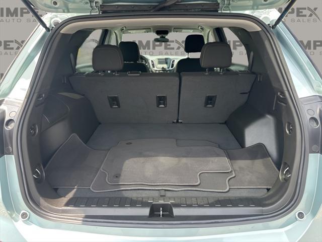 Photo of 2022 Seaglass Blue Metallic Chevrolet Equinox