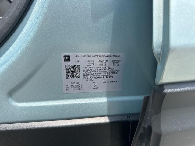Photo of 2022 Seaglass Blue Metallic Chevrolet Equinox