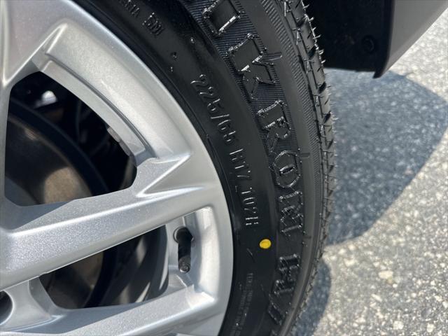 Photo of 2022 Seaglass Blue Metallic Chevrolet Equinox