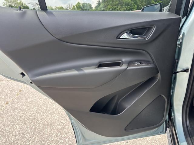Photo of 2022 Seaglass Blue Metallic Chevrolet Equinox