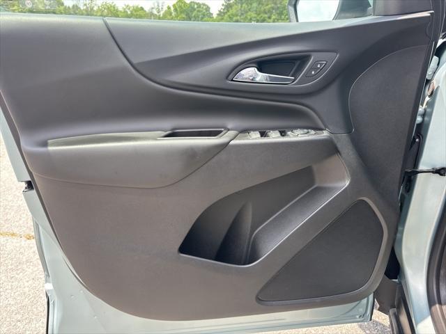 Photo of 2022 Seaglass Blue Metallic Chevrolet Equinox