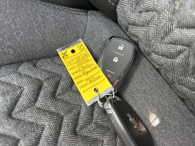 Photo of 2022 Seaglass Blue Metallic Chevrolet Equinox