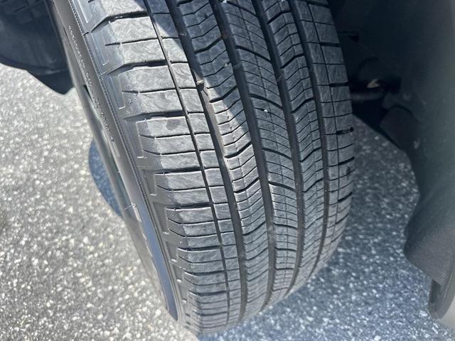 Photo of 2024 Diamond Black Crystal Pearlcoat Jeep Grand Cherokee