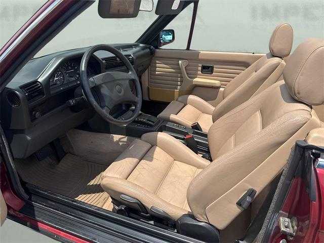 Photo of 1990 Burgundy BMW 325
