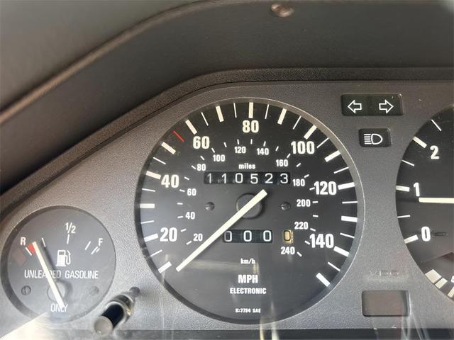 Photo of 1990 Burgundy BMW 325