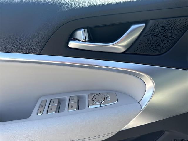 Photo of 2025 Vatna Gray Genesis G70