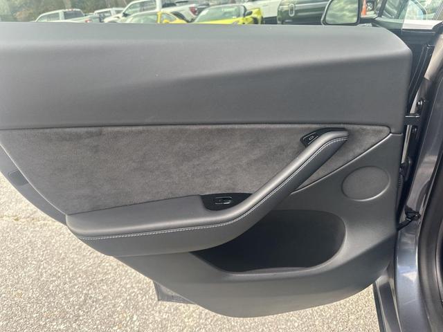 Photo of 2021 Gray Tesla Model Y
