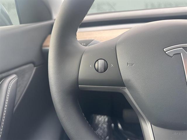 Photo of 2021 Gray Tesla Model Y