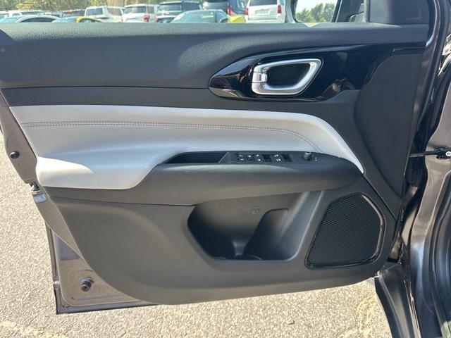 Photo of 2024 Black Clearcoat Jeep Compass