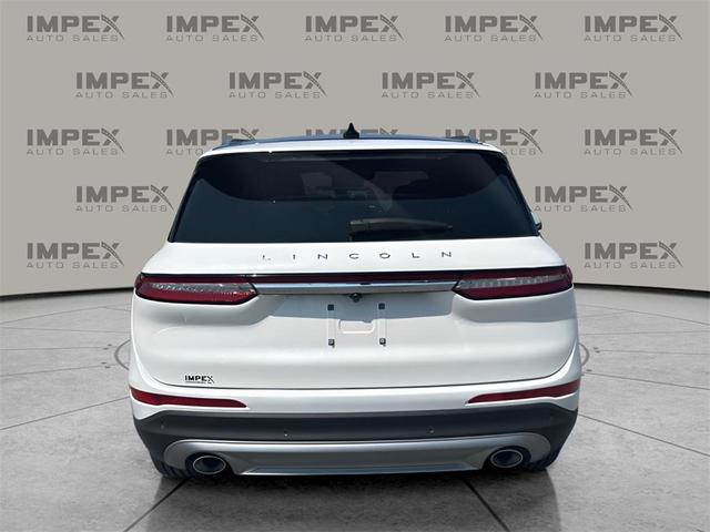 Photo of 2023 Pristine White Metallic Tri-Coat Lincoln Corsair